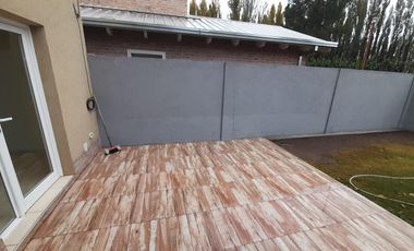 VENDE DUPLEX EN CENTENARIO