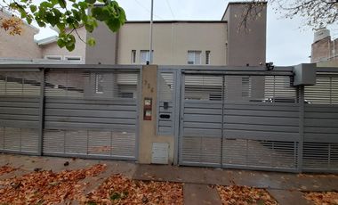 VENDE DUPLEX EN CENTENARIO