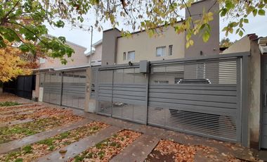 VENDE DUPLEX EN CENTENARIO