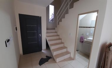 VENDE DUPLEX EN CENTENARIO