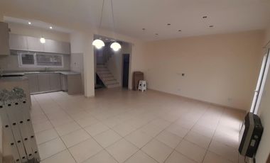 VENDE DUPLEX EN CENTENARIO
