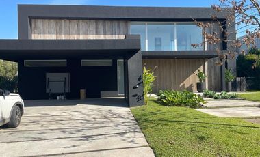 Casa en  Alquiler Cabos del Lago Nordelta