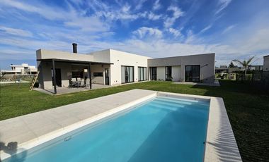 Casa en venta barrio La Alameda
