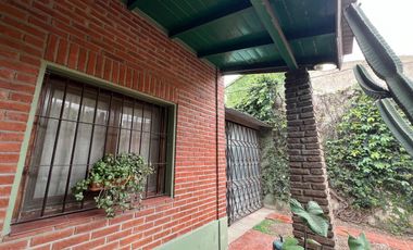 Casa tres ambientes con terraza y garage a la Venta en Wilde