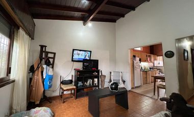 Casa tres ambientes con terraza y garage a la Venta en Wilde