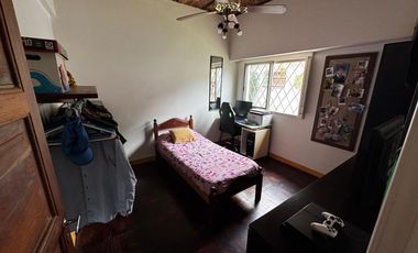 Florida Mitre - Excelente ubicación - Casa 3 amb con garaje y Patio-Jardín!