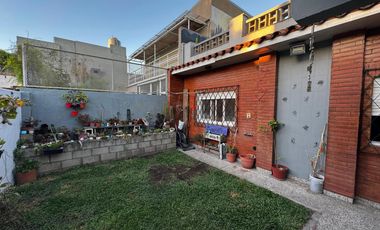 Florida Mitre - Excelente ubicación - Casa 3 amb con garaje y Patio-Jardín!