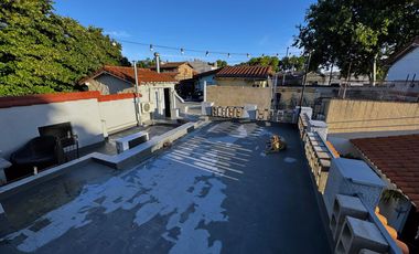 Florida Mitre - Excelente ubicación - Casa 3 amb con garaje y Patio-Jardín!