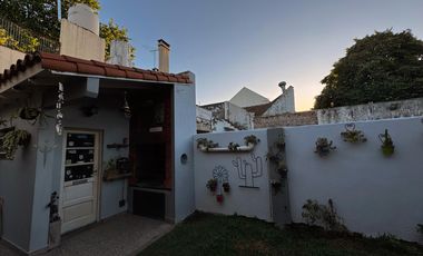 Florida Mitre - Excelente ubicación - Casa 3 amb con garaje y Patio-Jardín!