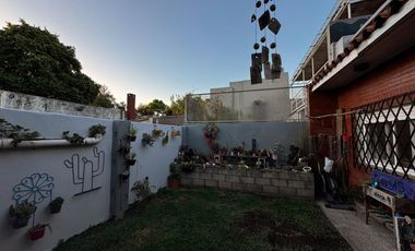 Florida Mitre - Excelente ubicación - Casa 3 amb con garaje y Patio-Jardín!