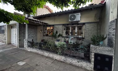Florida Mitre - Excelente ubicación - Casa 3 amb con garaje y Patio-Jardín!