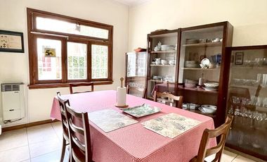 Casa en  Venta en Vte. Lopez - 5 amb.
