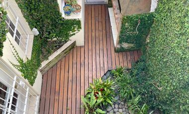 Casa en  Venta en Vte. Lopez - 5 amb.