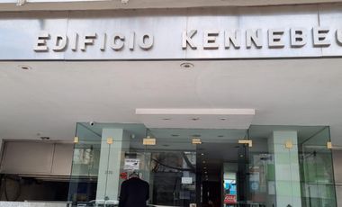 VENDO OFICINA AMPLIA 85 MTS2 CON COCHERA Y 5 DESPACHOS - ZONA MACROCENTRO