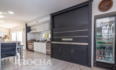 3 dormitorios con pileta y jardin alquiler anual.