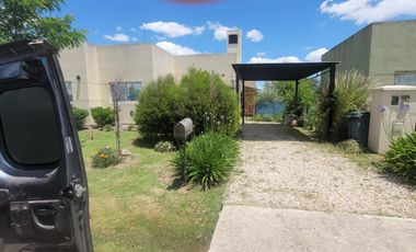 Casa en venta - 2 Dormitorios 2 Baños - Cochera - 480Mts2 - San Vicente