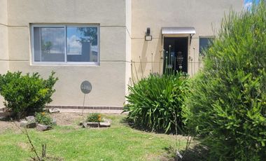 Casa en venta - 2 Dormitorios 2 Baños - Cochera - 480Mts2 - San Vicente