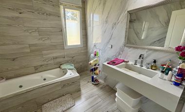 VENTA CASA SAN SEBASTIAN AREA 2 - 4 AMBIENTES