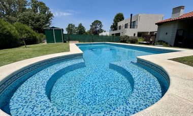 VENTA CASA SAN SEBASTIAN AREA 2 - 4 AMBIENTES