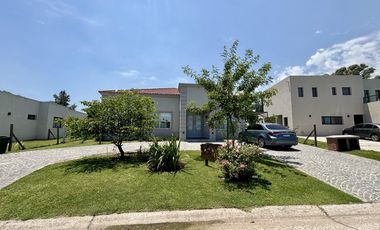 VENTA CASA SAN SEBASTIAN AREA 2 - 4 AMBIENTES