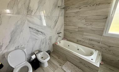 VENTA CASA SAN SEBASTIAN AREA 2 - 4 AMBIENTES