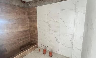 Venta Piso Con Terraza Privada, Lanús, 160M2.