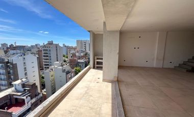 Venta Piso Con Terraza Privada, Lanús, 160M2.