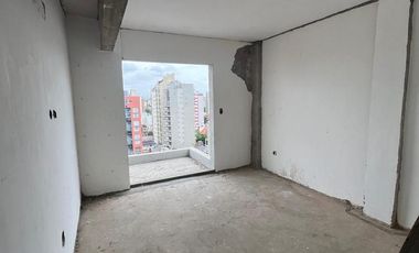 Venta Piso Con Terraza Privada, Lanús, 160M2.