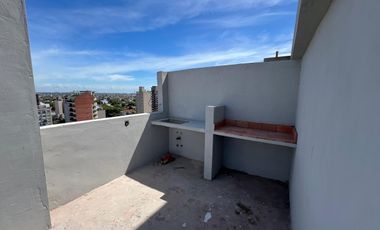 Venta Piso Con Terraza Privada, Lanús, 160M2.