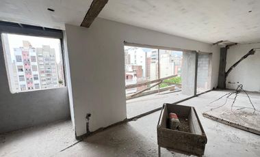 Venta Piso Con Terraza Privada, Lanús, 160M2.