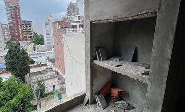 Venta Piso Con Terraza Privada, Lanús, 160M2.