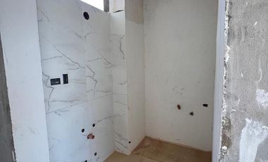 Venta Piso Con Terraza Privada, Lanús, 160M2.