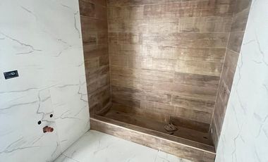 Venta Piso Con Terraza Privada, Lanús, 160M2.