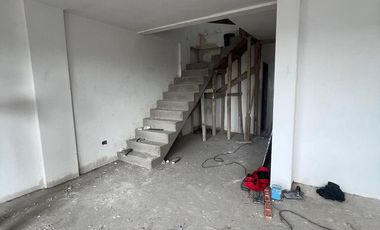 Venta Piso Con Terraza Privada, Lanús, 160M2.