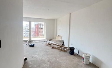 Venta Piso Con Terraza Privada, Lanús, 160M2.