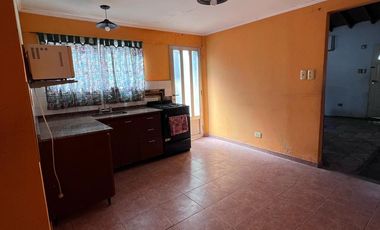 CASA DE 5 AMB VENTA EN Leon Ortiz de Rozas 3767  (remedios de escalada)