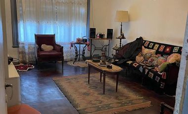 Venta de Chalet 2 Amb. S/Lote 10x17M²  en  Villa Sarmiento -  A Reciclar