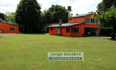 Casa Quinta en VENTA o PERMUTA - 3 amb + 2 casas - PILETA