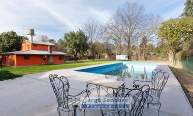 Casa Quinta en VENTA o PERMUTA - 3 amb + 2 casas - PILETA
