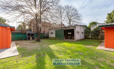 Casa Quinta en VENTA o PERMUTA - 3 amb + 2 casas - PILETA
