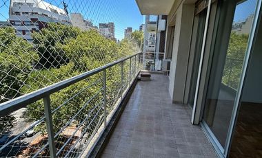 Precioso y amplio 3 ambientes + dependencia en Incas entre 14 de Julio y Heredia