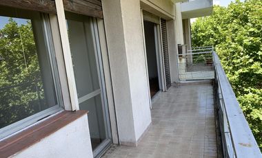 Precioso y amplio 3 ambientes + dependencia en Incas entre 14 de Julio y Heredia