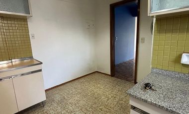 Precioso y amplio 3 ambientes + dependencia en Incas entre 14 de Julio y Heredia