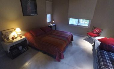 Venta casa en el cortijo. Excelente lote y unica por diseño y calidad constructiva. 3 habitaciones baño en suite vestidor. Parque Parrilla