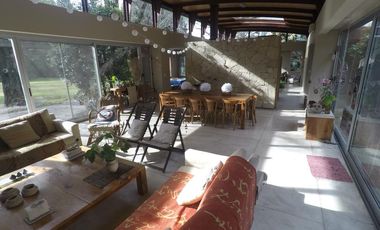 Venta casa en el cortijo. Excelente lote y unica por diseño y calidad constructiva. 3 habitaciones baño en suite vestidor. Parque Parrilla