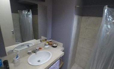 Venta casa en el cortijo. Excelente lote y unica por diseño y calidad constructiva. 3 habitaciones baño en suite vestidor. Parque Parrilla