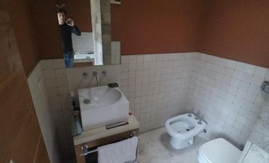 Venta casa en el cortijo. Excelente lote y unica por diseño y calidad constructiva. 3 habitaciones baño en suite vestidor. Parque Parrilla