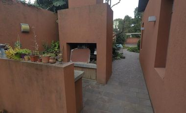 Venta casa en el cortijo. Excelente lote y unica por diseño y calidad constructiva. 3 habitaciones baño en suite vestidor. Parque Parrilla