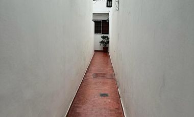 Venta PH 4 Amb. en 2 Ptas. en Ramos Mejía  - Muy Buen Estado  C/2 patios