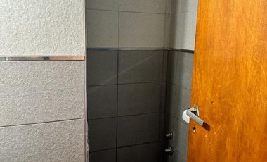 Venta PH 4 Amb. en 2 Ptas. en Ramos Mejía  - Muy Buen Estado  C/2 patios